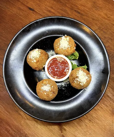 Arancini di Riso de Alleria, pizzería napolitana en Providencia